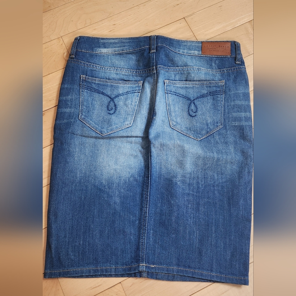 Modern wash skinny denim ESPRIT skirt in Size 27 (4)